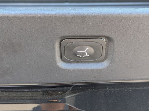 Used 2025 Ford Expedition Platinum AWD/4WD image 31