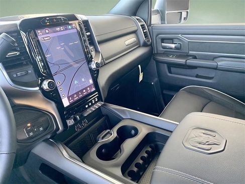 New 2026 RAM 2500 Laramie AWD/4WD image 39