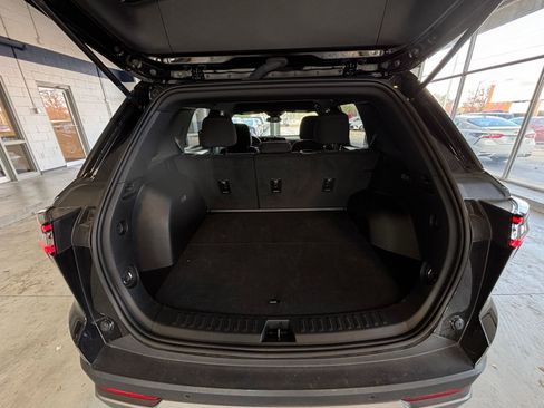 Used 2025 Chevrolet Equinox LT image 33