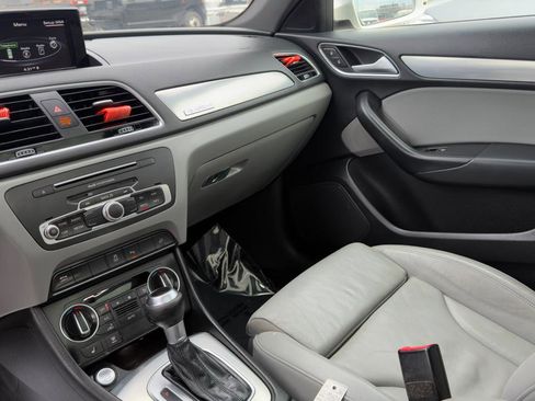 Used 2018 Audi Q3 2.0T Premium w/ Convenience Package image 23