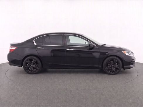 Used 2017 Honda Accord LX image 8