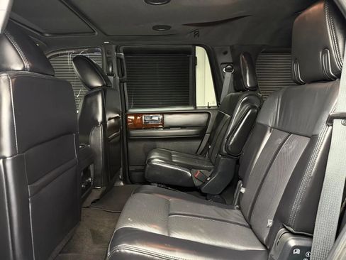 Used 2017 Lincoln Navigator Select AWD/4WD image 21