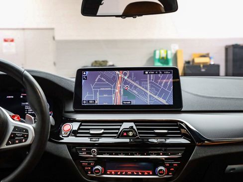 Certified 2022 BMW M5 w/ Executive Package image 15