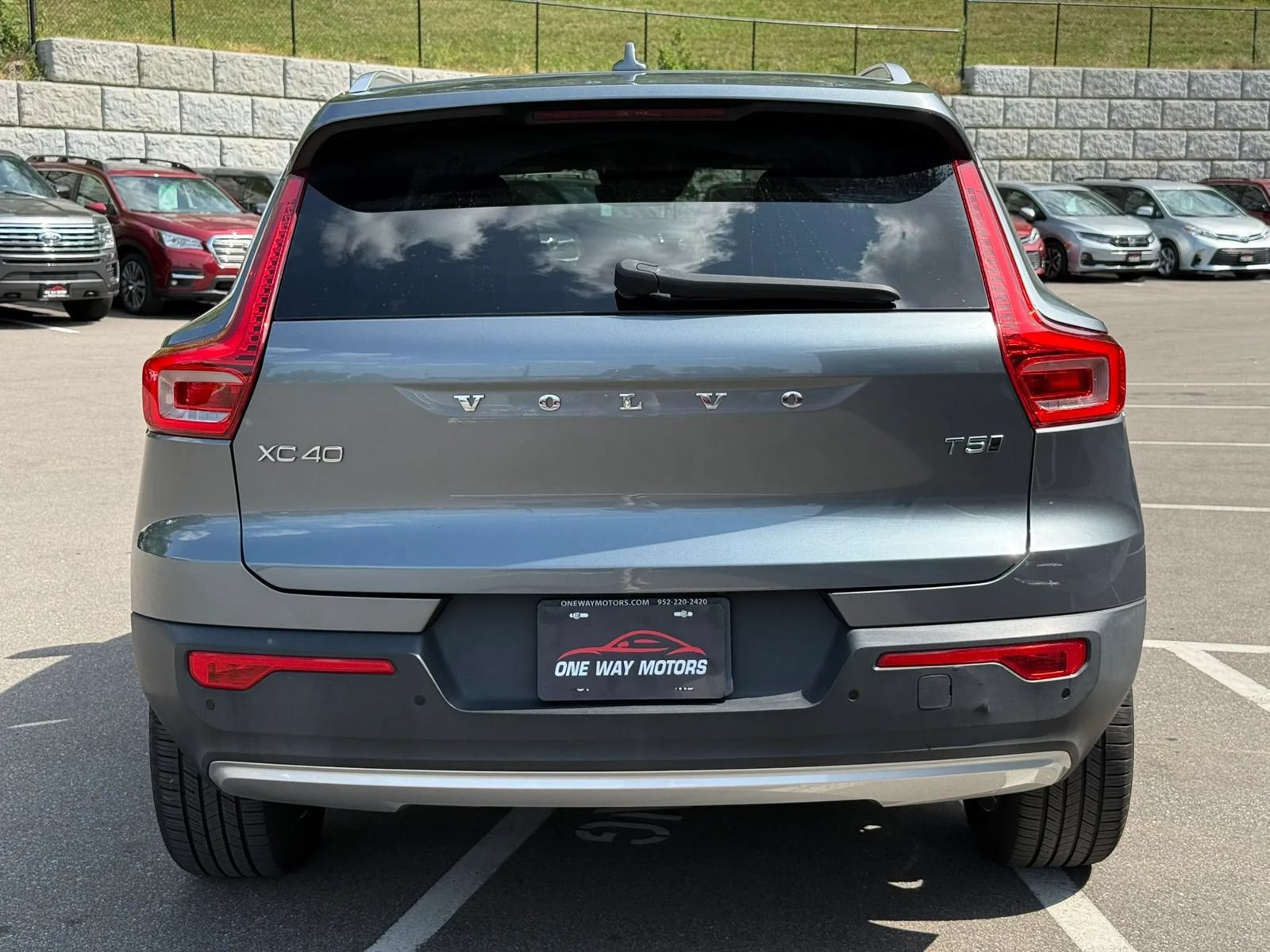 Used 2019 Volvo XC40 T5 Momentum AWD/4WD image 4
