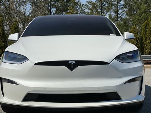 Used 2022 Tesla Model X Plaid image 19