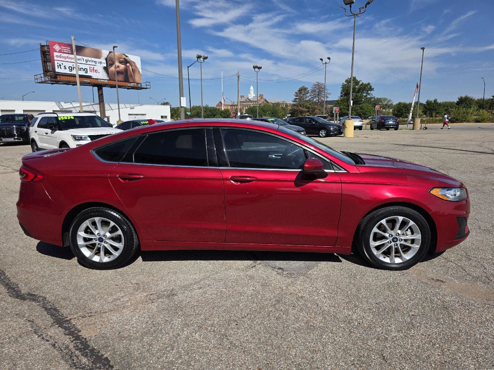 Used 2020 Ford Fusion SE FWD image 4