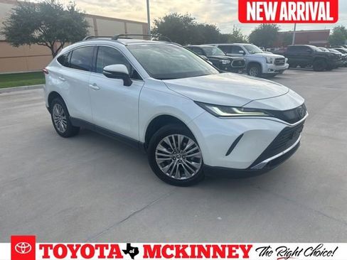 Used 2022 Toyota Venza XLE AWD/4WD image 1