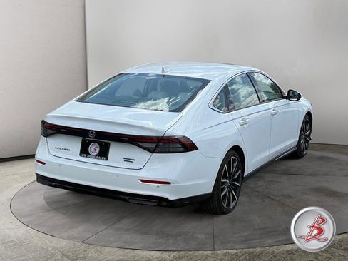 Used 2024 Honda Accord Touring image 7