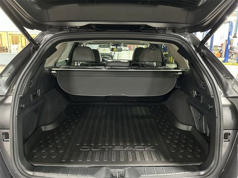 Certified 2020 Subaru Outback Limited image 27