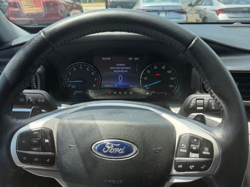 Used 2021 Ford Explorer XLT w/ Equipment Group 202A AWD/4WD image 10
