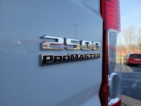 Used 2025 RAM ProMaster 2500 w/ Convenience Group image 21