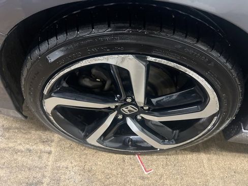 Used 2016 Honda Accord Sport image 10