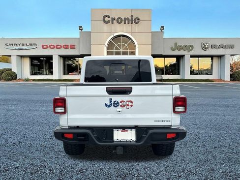 Used 2025 Jeep Gladiator Sport AWD/4WD image 4