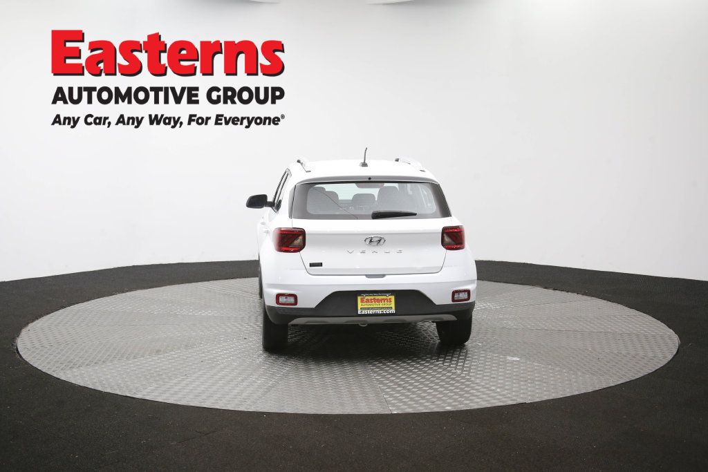 Used 2025 Hyundai Venue SEL FWD image 41