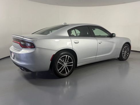 Used 2019 Dodge Charger SXT AWD/4WD image 4