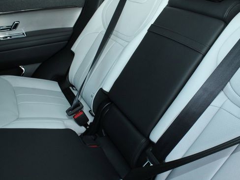 New 2026 Land Rover Range Rover Sport Dynamic SE AWD/4WD image 32