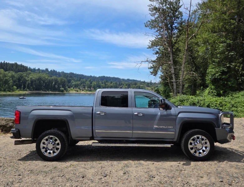 Used 2016 GMC Sierra 2500 Denali w/ Duramax Plus Package AWD/4WD image 6