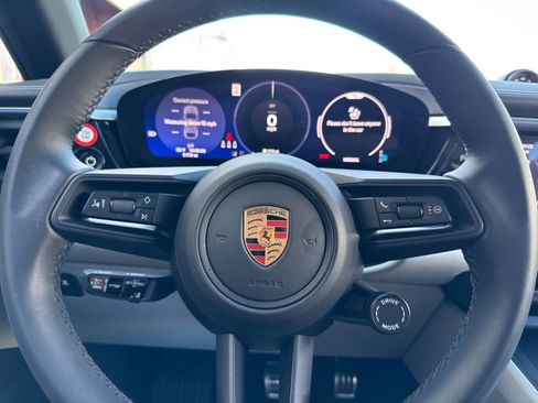 Used 2025 Porsche Macan 4S Electric image 27