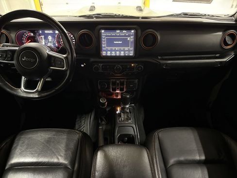 Used 2020 Jeep Gladiator Mojave w/ Dual Top Group AWD/4WD image 10