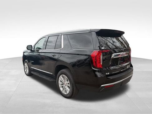 Used 2024 GMC Yukon SLT image 3