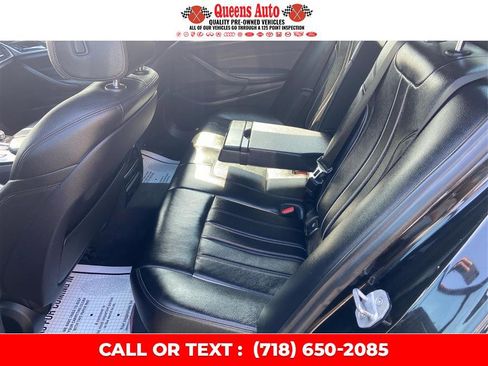 Used 2018 BMW 530i xDrive w/ Premium Package image 11