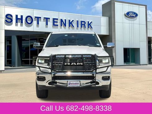 Used 2023 RAM 1500 Laramie AWD/4WD image 2
