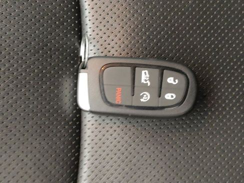 Used 2022 Jeep Cherokee Trailhawk w/ Premium Leather Package AWD/4WD image 32