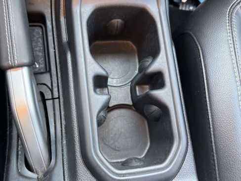 Used 2018 Jeep Wrangler Unlimited Sahara AWD/4WD image 26