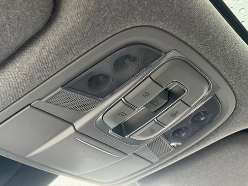 Used 2020 Hyundai Santa Fe Limited image 24