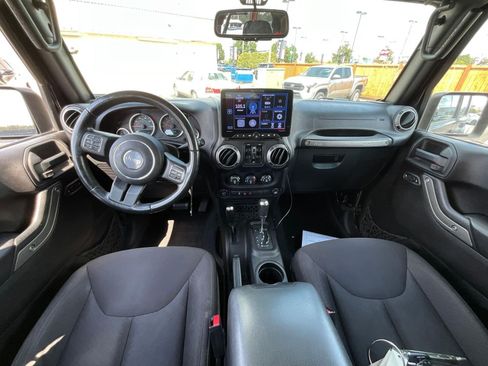 Used 2015 Jeep Wrangler Unlimited Sport w/ Quick Order Package 24S AWD/4WD image 7