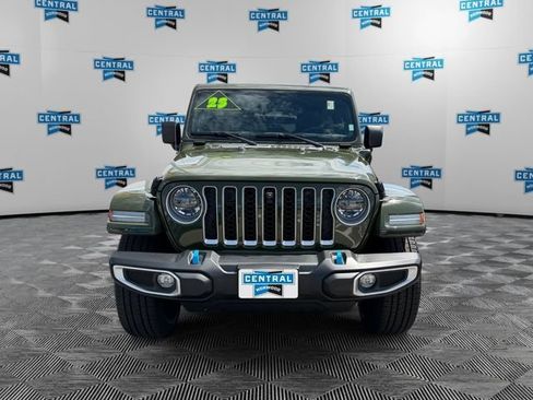 Used 2023 Jeep Wrangler Unlimited Sahara w/ Cold Weather Group AWD/4WD image 9