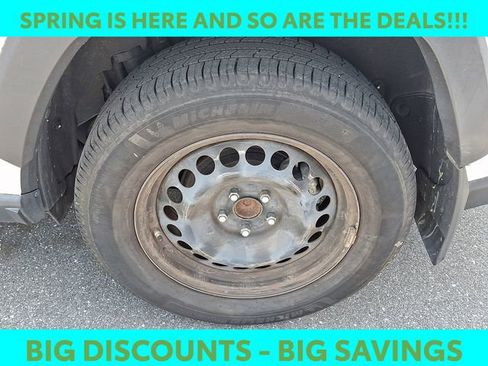 Used 2019 Toyota RAV4 LE image 9