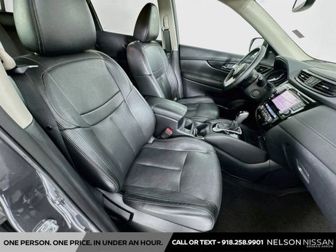 Used 2018 Nissan Rogue SL FWD image 29