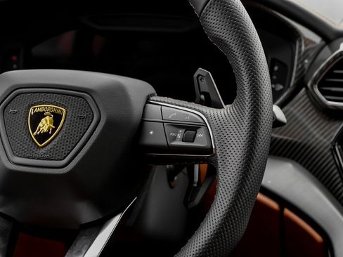 Used 2022 Lamborghini Urus image 15