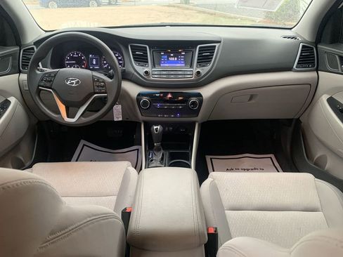 Used 2017 Hyundai Tucson SE image 19