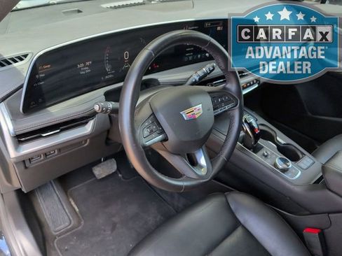 Used 2024 Cadillac XT4 Premium Luxury FWD image 4