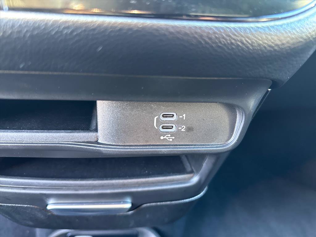 Used 2026 Chrysler Pacifica Select FWD image 12
