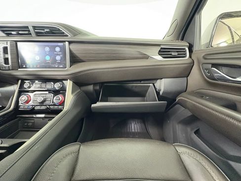 Used 2021 GMC Yukon XL Denali w/ Denali Premium Package AWD/4WD image 26