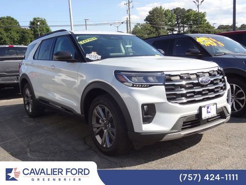 Used 2026 Ford Explorer Active w/ Active Comfort Package AWD/4WD image 1