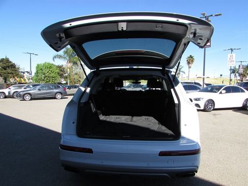 Used 2018 Audi Q7 3.0T Prestige w/ Prestige Package image 19