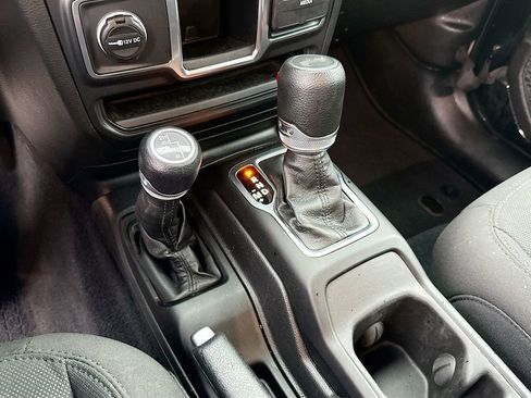 Used 2023 Jeep Wrangler Sport AWD/4WD image 18