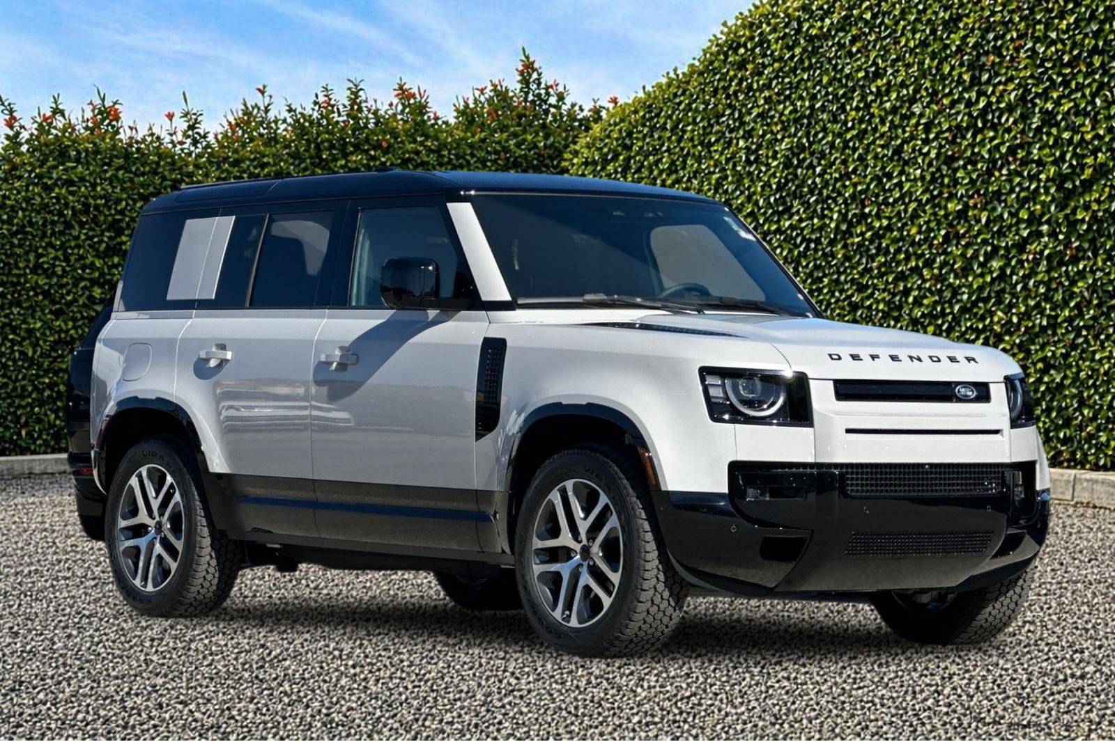 New 2026 Land Rover Defender 110 X-Dynamic SE AWD/4WD image 8