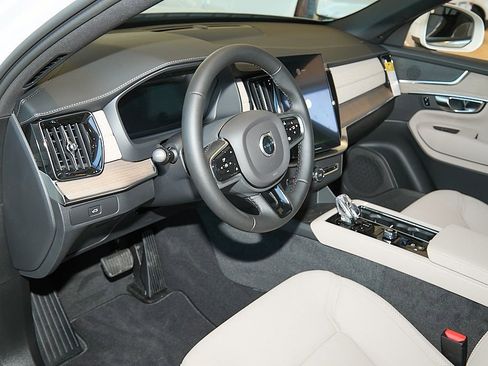 New 2026 Volvo XC90 B5 Plus image 9