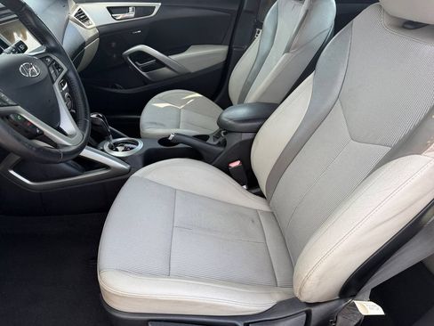 Used 2013 Hyundai Veloster w/ Style Pkg FWD image 10