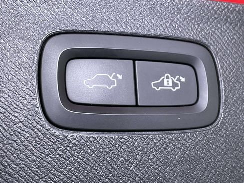 Used 2019 Volvo XC90 T6 R-Design w/ Advanced Package image 22