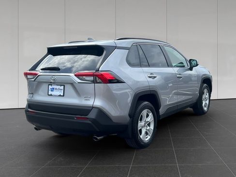 Used 2021 Toyota RAV4 XLE w/ Convenience Package image 5