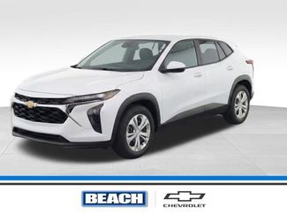 Used 2025 Chevrolet Trax LS video 1