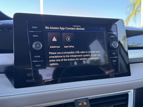 Certified 2025 Volkswagen Taos SE image 26