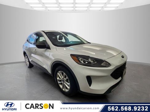 Used 2022 Ford Escape SE FWD image 1