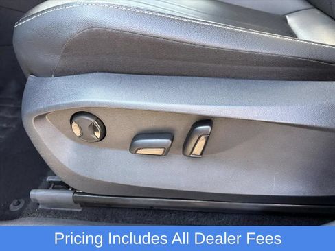 Used 2024 Volkswagen Tiguan SE AWD/4WD image 16